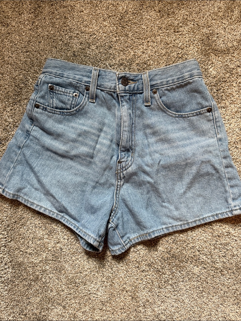 Levi's Light Wash Denim High-Rise Women's Shorts high loose 26 - Picture 2 of 4